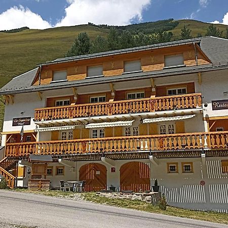 Отель La Sapiniere Сен-Лари-Сулан Экстерьер фото